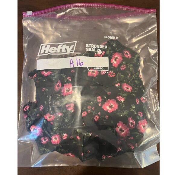 EUC Banana Republic floral tie front volume sleeve wrap top pink black XS petite - Picture 8 of 8